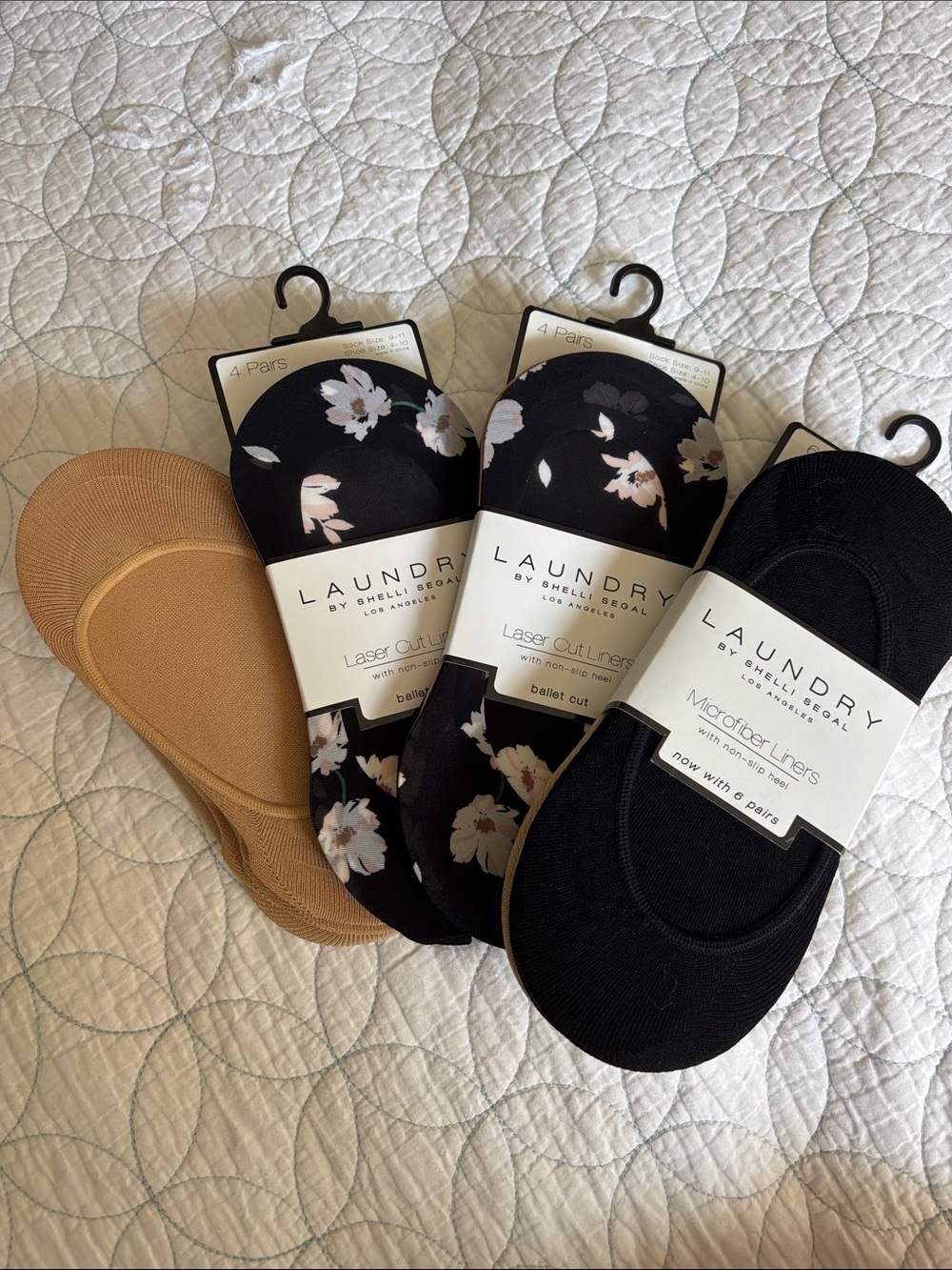 Bundle of Laundry By Shelli Segal No-Show Liner Socks